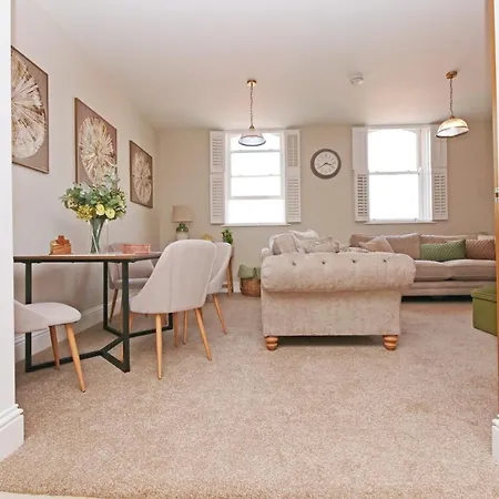 11 Bluebridge With Free Parking Apartment