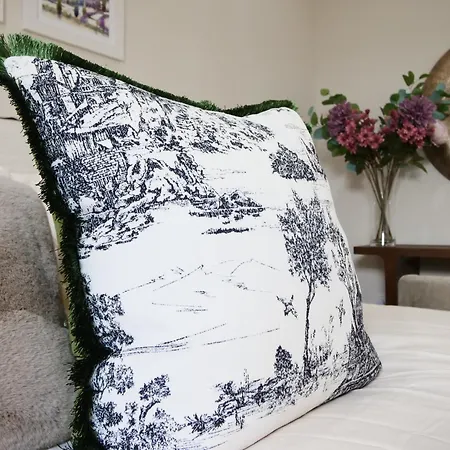 11 Bluebridge With Free Parking *