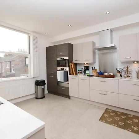 11 Bluebridge With Free Parking Apartment *
