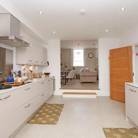 Apartment 11 Bluebridge With Free Parking *