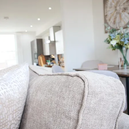 11 Bluebridge With Free Parking *