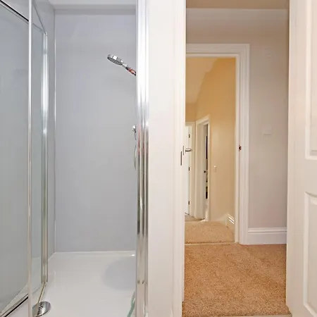 11 Bluebridge With Free Parking Apartment