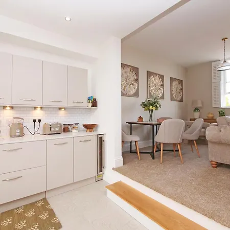 11 Bluebridge With Free Parking