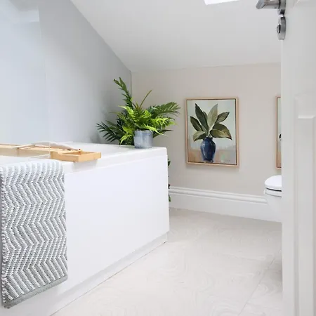 11 Bluebridge With Free Parking Apartment