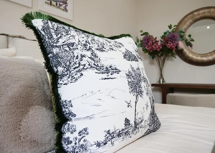 11 Bluebridge With Free Parking *