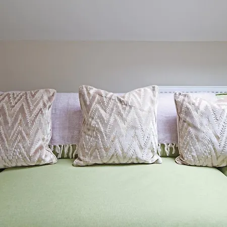 11 Bluebridge With Free Parking