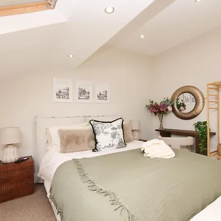 11 Bluebridge With Free Parking